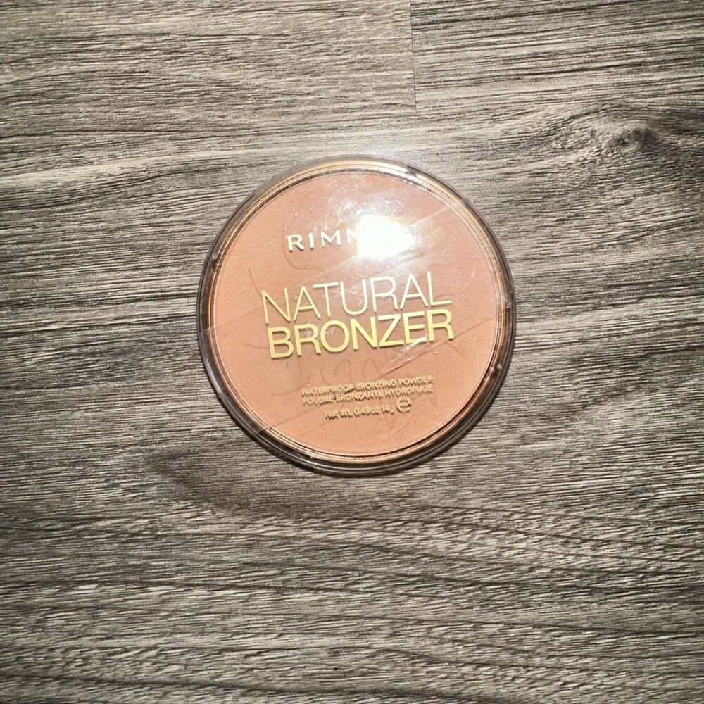 Rimmel London Natural Bronzer 021 Sun Light, waterproof sun-kissed glow Y2K